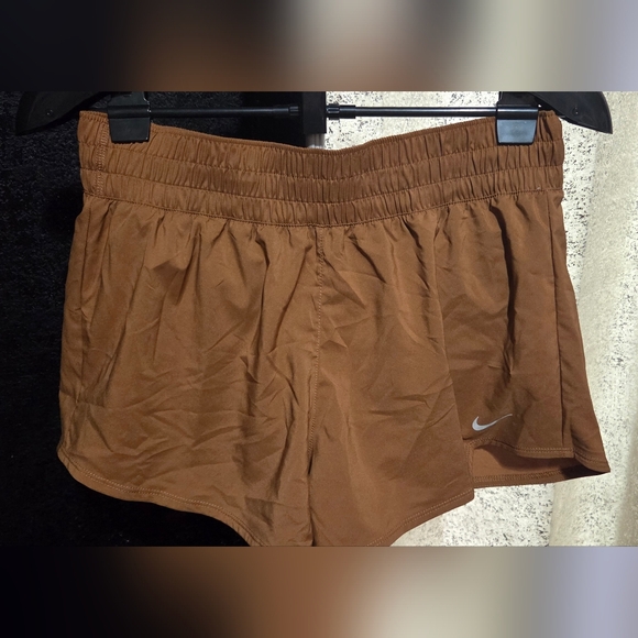 Nike Pants - NWT- Nike Dri-Fit Brown Loose Fit Shorts -M
